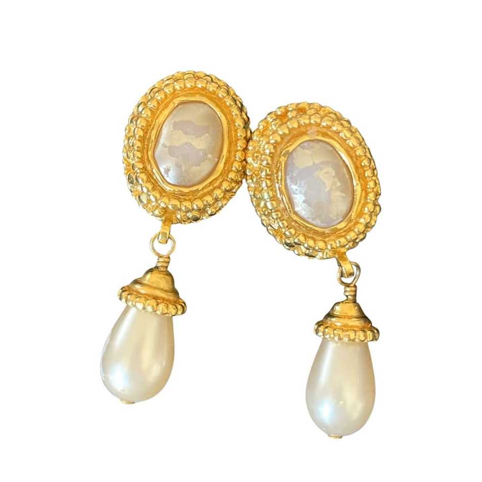 Chanel Vintage Oval Shape And Teardrop Pearl Dangle Earrings With Golden Frames